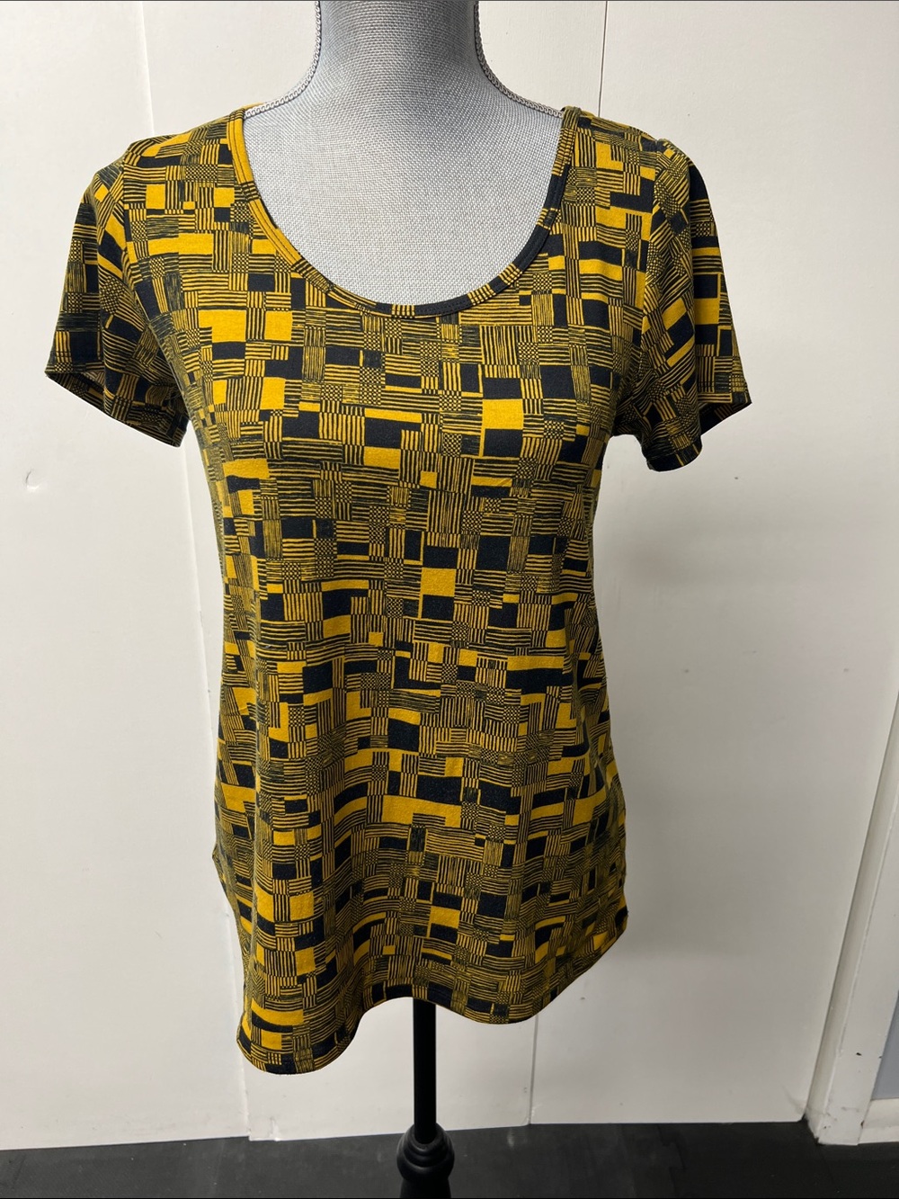 LuLaRoe Yellow & Black Geo-Print Scoop Neck Tee